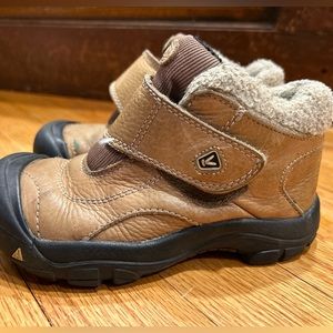 Keen Pinecone Waterproof Kid Velcro size 12